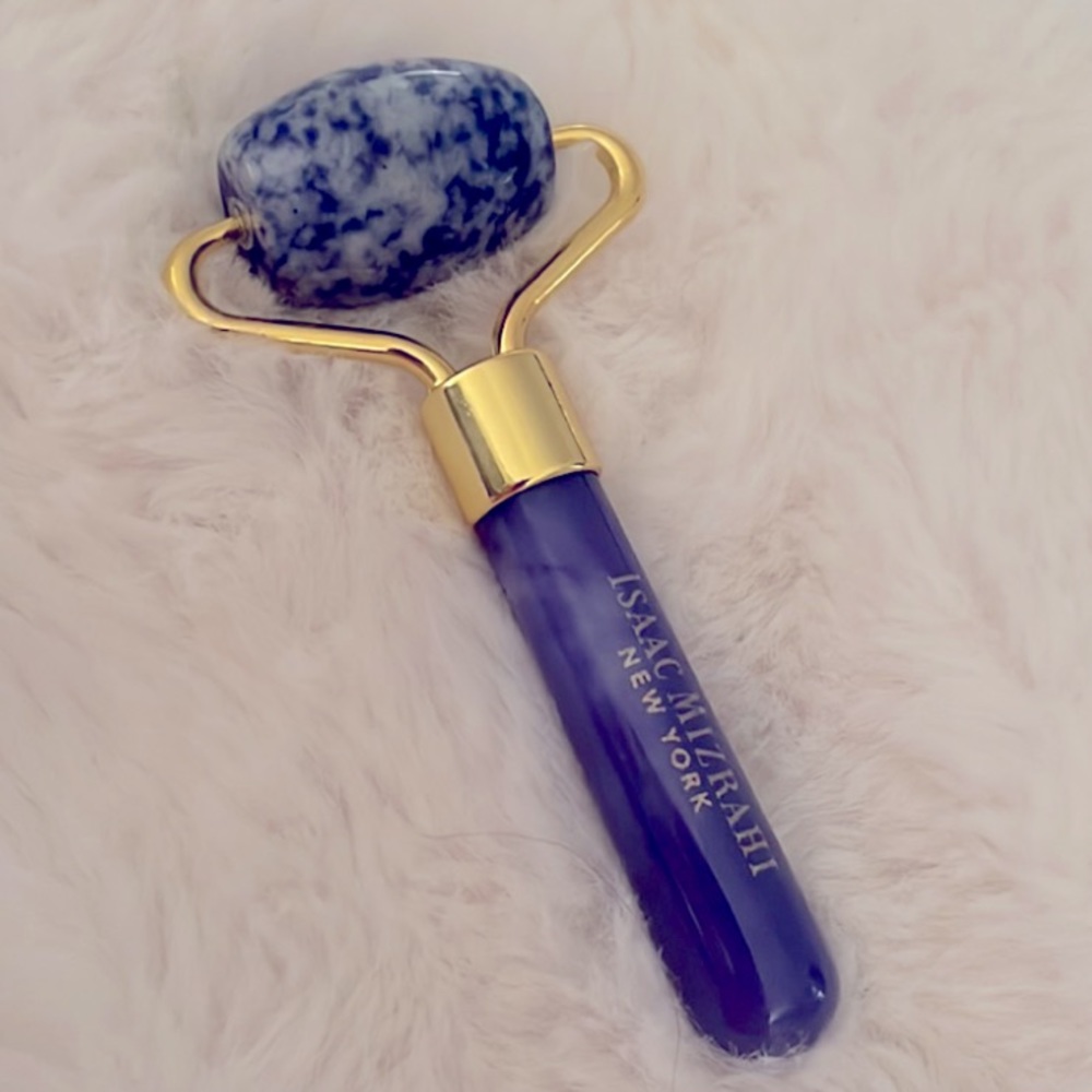 ISAAC MIZRAHI BLUE SPOT JASPER MINI FACIAL ROLLER